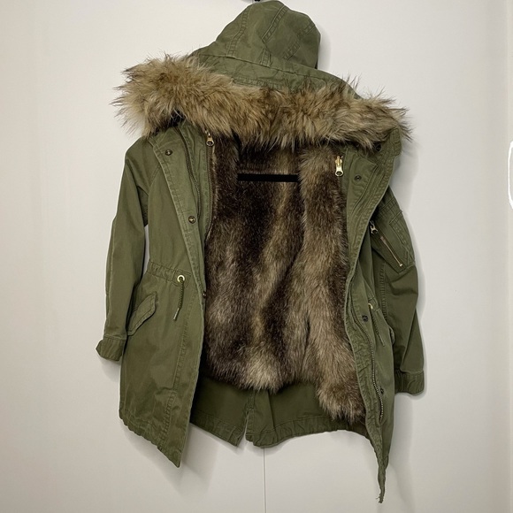 Girl’s GapKids 3-in-1 Parka Army Jacket - Picture 2 of 8